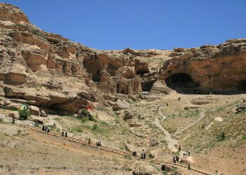 ئەشکەوتی کەرەفتوو؛ شوێنێک بۆ تێپەرین بەمێژووی ئێراندا