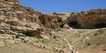 ئەشکەوتی کەرەفتوو؛ شوێنێک بۆ تێپەرین بەمێژووی ئێراندا