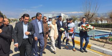 پێشوازی پارێزگار و بەرپرسانی هەڵەبجە لە تیمی پاسکیلسوارانی کرماشان