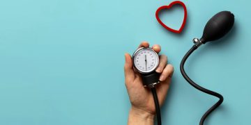 چەندین ڕووەک و بەهاراتی کاریگەر بۆ دابەزاندنی پەستانی خوێن