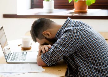 ئەو هۆکارانەی کە دەبنە هۆی ماندوێتی لە تۆدا