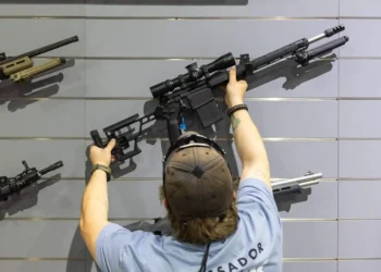 بە هۆی قەیرانەکانی ڕۆژهەڵاتی ناوەڕاست و ئۆکرانیاوە بودجەی سەربازیی جیهان گەیشتە 2.7 تریلیۆن دۆلار