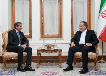 عێراقچی: دەمانەوێت متمانە بە ئەرکەکەی گەروسی بکەین