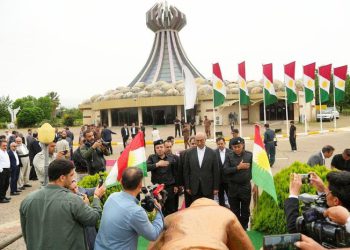 پارێزگاری کرماشان: بۆ ڕێزگرتن لە شەهیدانی بۆردومانی کیمیایی سەردانی هەڵەبجەم کردووە