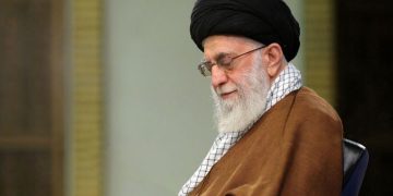 پەیامی ڕێبەری مەزنی شۆڕشی ئیسلامی ئێران بە بۆنەی تەقینەوەکەی بەندەر عەباسەوە