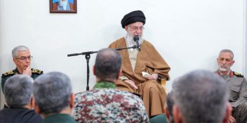 حەزرەتی ئایەتوڵڵا خامنەیی: دوژمن لە پێشکەوتنەکانی وڵات توڕەیە