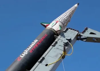 فڕۆکەخانەی بن گوریۆن کرایە ئامانجی دوو مووشەکی یەمەنییەکان