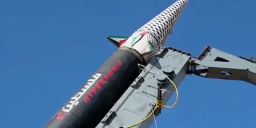 فڕۆکەخانەی بن گوریۆن کرایە ئامانجی دوو مووشەکی یەمەنییەکان