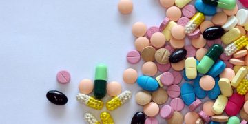 هەرگیز لە کاتی خواردنی حەبدا ئەم کارە مەکە