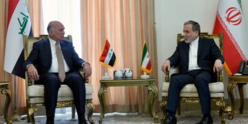 فۆئاد حوسێن پشتیوانی عێراقی بۆ دانوستانەکانی نێوان ئێران و ئەمریکا دووپات کردەوە