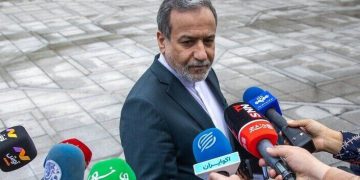 عێراقچی: دۆسیەی دانوستانەکانی ناڕاستەوخۆ هێشتا کراوەیە