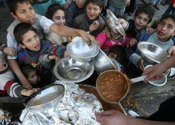 سیناتۆرێکی ئەمریکی وڵاتەکەی بە هاوبەشی تاوانەکانی ڕژێمی زایۆنیستی لە غەززە ناو دەبات