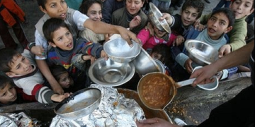 سیناتۆرێکی ئەمریکی وڵاتەکەی بە هاوبەشی تاوانەکانی ڕژێمی زایۆنیستی لە غەززە ناو دەبات