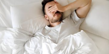 دەرئەنجامەکانی کەمخەوی بۆ مێشک و دڵ و چاو