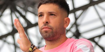 دەبێت تۆپی زێڕین پێشکەش به لامین یامال بکرێت!